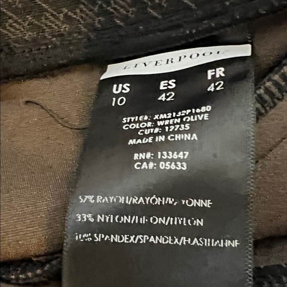 Liverpool Black Textured Leggings - Picture 10 of 10